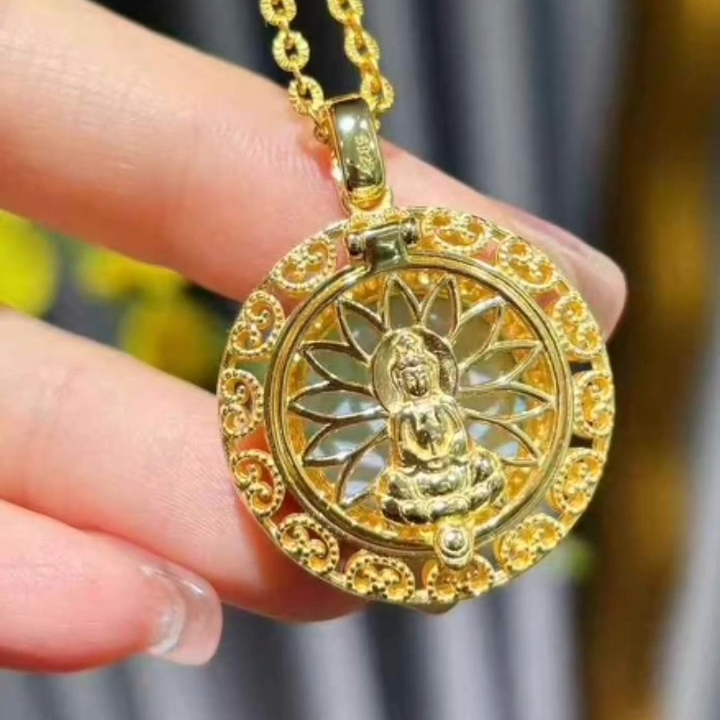 A级翡翠心形镜吊坠