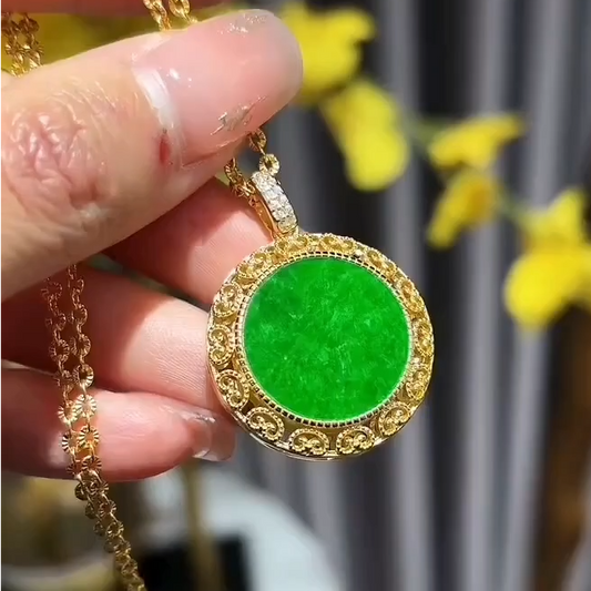 A级翡翠心形镜吊坠