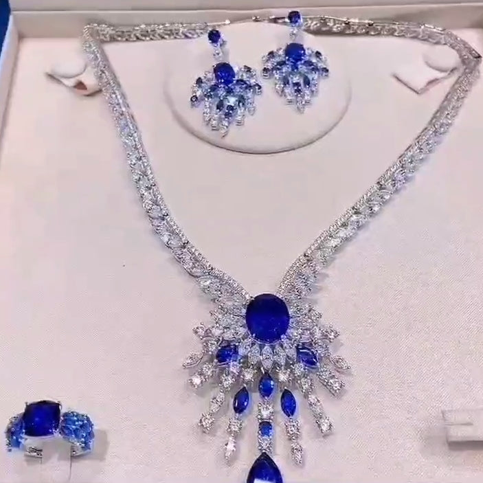 实验室培育皇家蓝宝石项链耳环套装