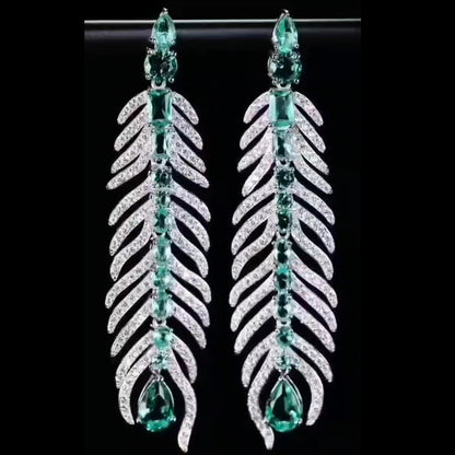 实验室培育的帕拉伊巴碧玺耳环