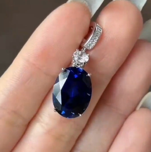 实验室培育皇家蓝宝石吊坠
