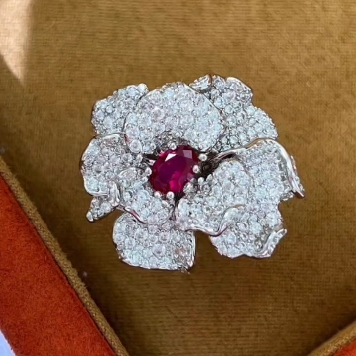 新年红宝石花戒指
