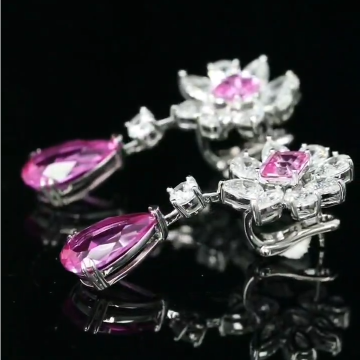 粉色蓝宝石花朵耳环