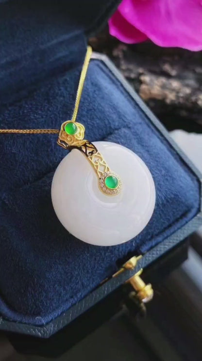 金丝玉安全扣吊坠