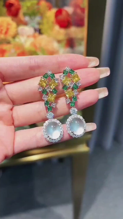 白色玉髓和彩色宝石耳环